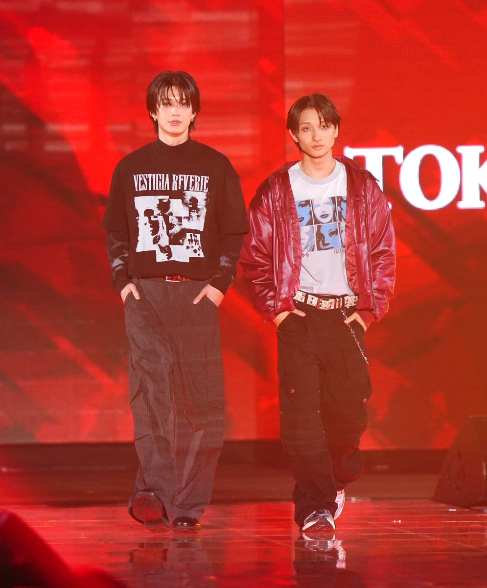 oricon's tweet photo. 【🌷TGC 26 A/W🌷】
BUDDiiS高尾楓弥、
森愁斗のピンチヒッターで緊急出演‼️
小川史記と堂々ランウェイ✨️

https://t.co/G6D5t3EF9y

＼フォトギャラ随時更新中📸🌟／
https://t.co/JcdpZ0DCYi

#マイナビTGC #TGC https://t.co/LMZ4I1zaYI