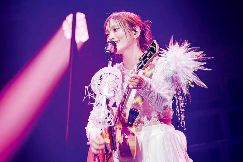 BUBKA_henshuubu's tweet photo. 山本彩、10周年で語る“これから”
大阪城ホールと紅白…
そして休養がくれた転機

▼記事詳細＆アザーカット
https://t.co/b37Yw5L34u

#山本彩 @SayakaNeon #the10th https://t.co/7voA2O9UzH