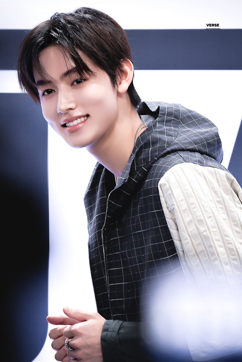 0113verse's tweet photo. 260919 더팩트 
#CORTIS #성현 #SEONGHYEON #코르티스 https://t.co/lmH1uJGLg0