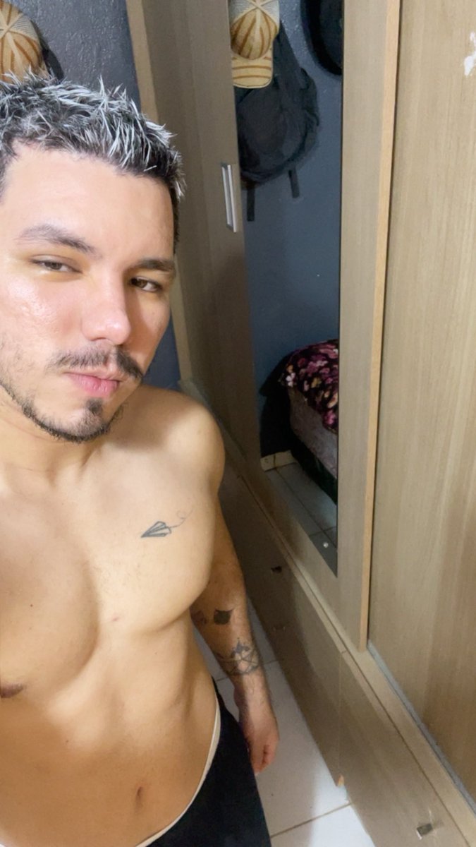 jarlesonoli's tweet photo. Fazendo arte no cabelo https://t.co/LUUvBThFGr