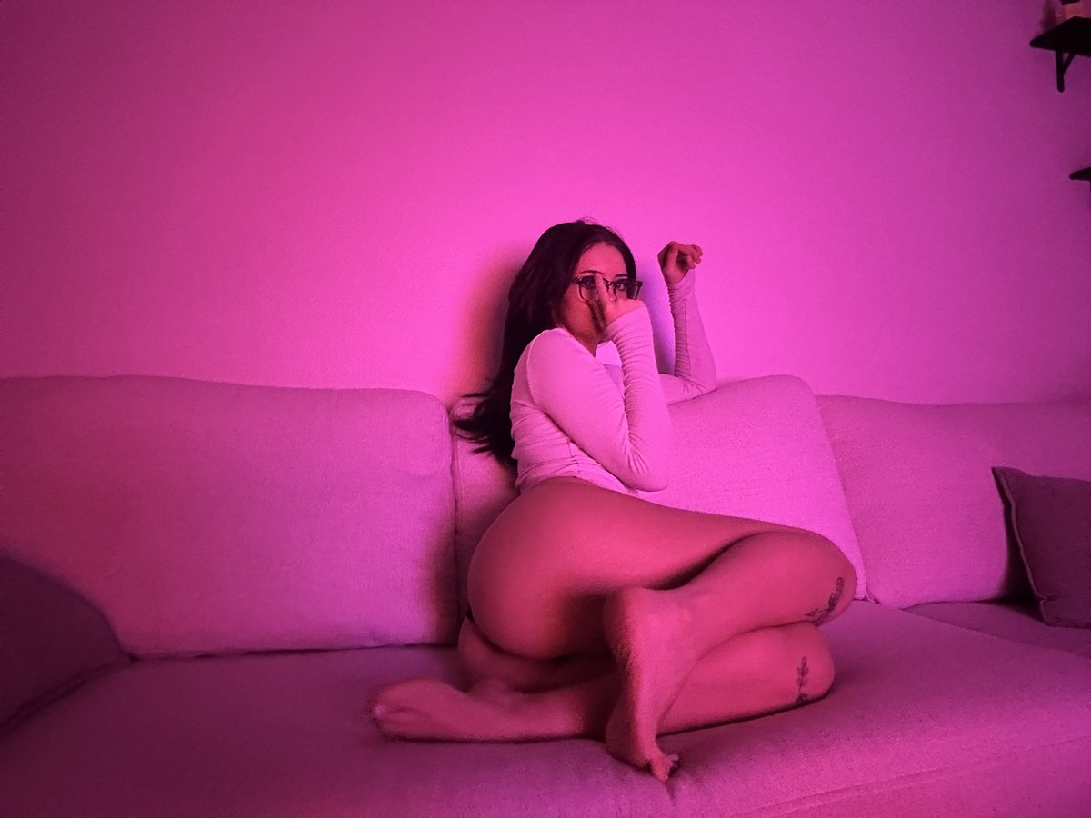 v_alyssax's tweet photo. 🍑x2 https://t.co/DZnke9iveg