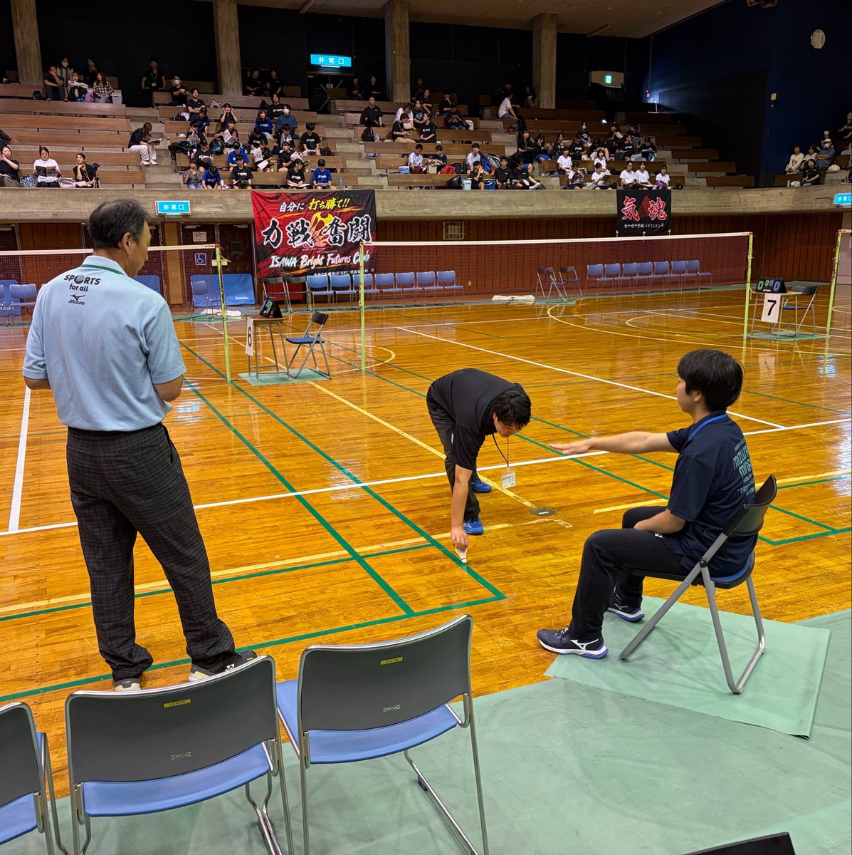 oshubad123's tweet photo. 今回、胆江地区中体連からの依頼で地区新人戦試合開始前に、線審（ラインズマン）講習会🏸を行いました。

正しいルールを覚え、堂々とジャッジしていきましょう。 https://t.co/eFEovo7MhU