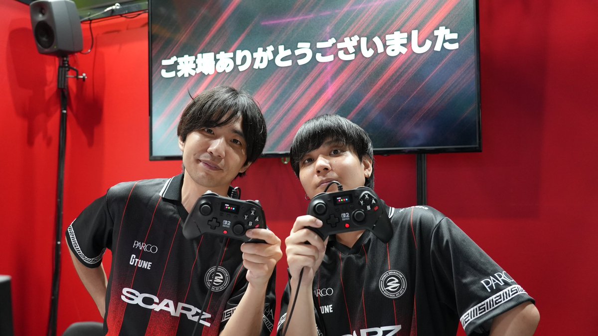 ZUIKIInc's tweet photo. #TGS2026 三日目終了いたしました！
「ZUIKI×SCARZ スペシャルトーク＆チャレンジマッチ」にご参加いただいた皆さま、誠にありがとうございました‼️

プロｅスポーツチーム「SCARZ」のりゅうせい選手、あくたがわ選手によるスペシャルトーク＆チャレンジマッチはいかがでしたでしょうか？🎤🎮
たくさんの方にお越しいただき、会場は大いに盛り上がりました✨

東京ゲームショウ2026で瑞起ブースへお立ち寄りいただいた皆さま、そしてSCARZの皆さま、改めて本日はありがとうございました！

引き続き東京ゲームショウ2026をお楽しみください🎮

#TGS2026 #ZUIKI #SCARZ #EVOTOP