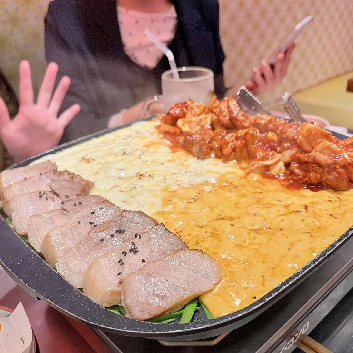 yukichi619's tweet photo. 今週は仕事と遊びで2度東京に行くイレギュラーな1週間でした！
仕事前にアフタヌーンティーでスコーン食べて、仕事後は新大久保でご飯！からの歌舞伎町の怪談ライブbar スリラーナイトを楽しんできたよ！
こういう怪談を聞ける場があるの初めて知って面白かったし怖かったよー👻 https://t.co/XtQh5gAM5V