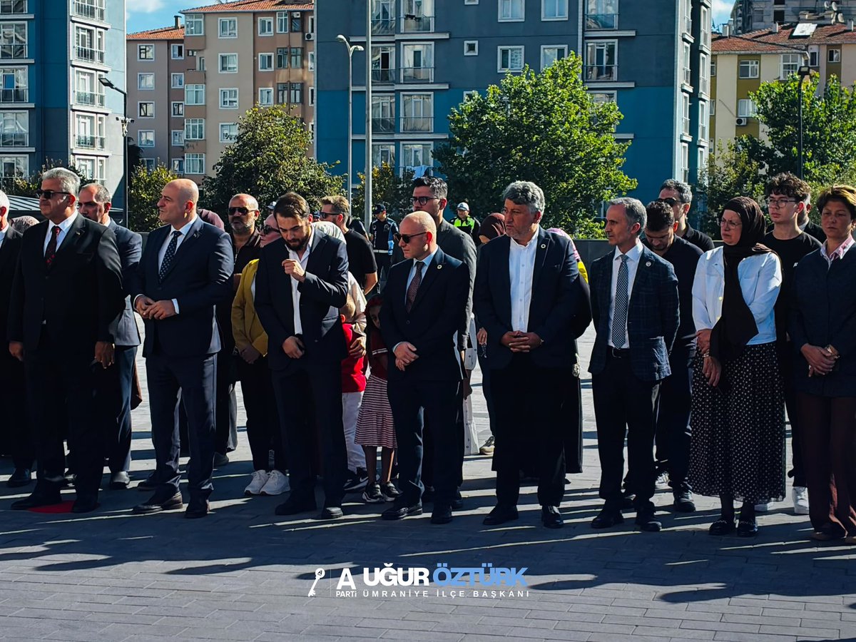 UmraniyeAnahtar's tweet photo. Anahtar Parti Ümraniye İlçe Başkanlığı olarak, 19 Eylül Gaziler Günü dolayısıyla düzenlenen törene İlçe Başkanımız Uğur Öztürk ve ilçe yönetimimizle birlikte katılım sağladık.

Vatanımız için fedakârlık yapan tüm gazilerimizi minnet, saygı ve şükranla anıyoruz.

ANAHTAR PARTİ ÜMRANİYE İLÇE BAŞKANLIĞI