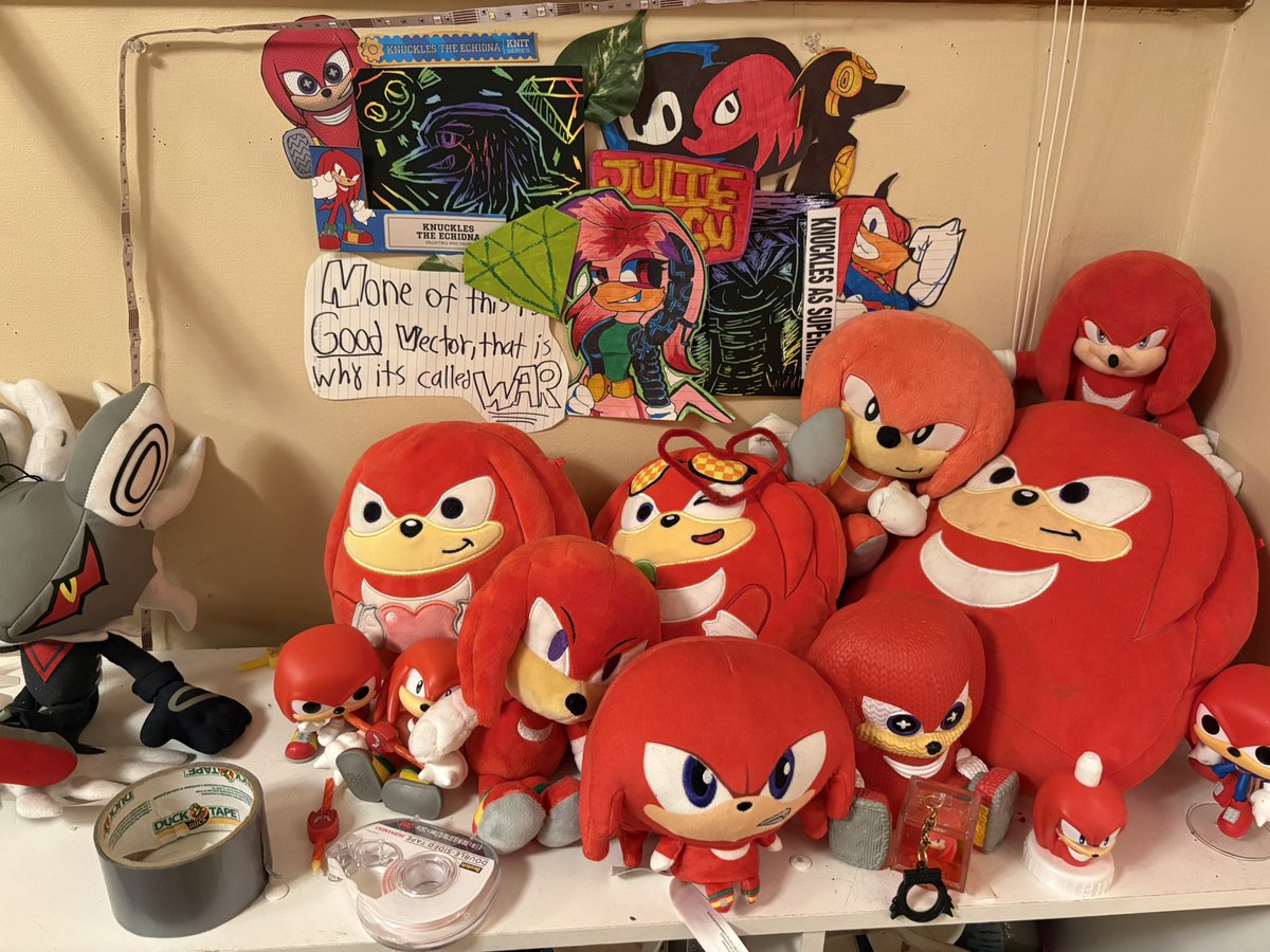 DrawingMoth's tweet photo. Ehh knuckles is an ok character ya know?  #sonicthehedgehogㅤㅤㅤ #Knuclestheechidna #collection https://t.co/EMqKETg2Hm