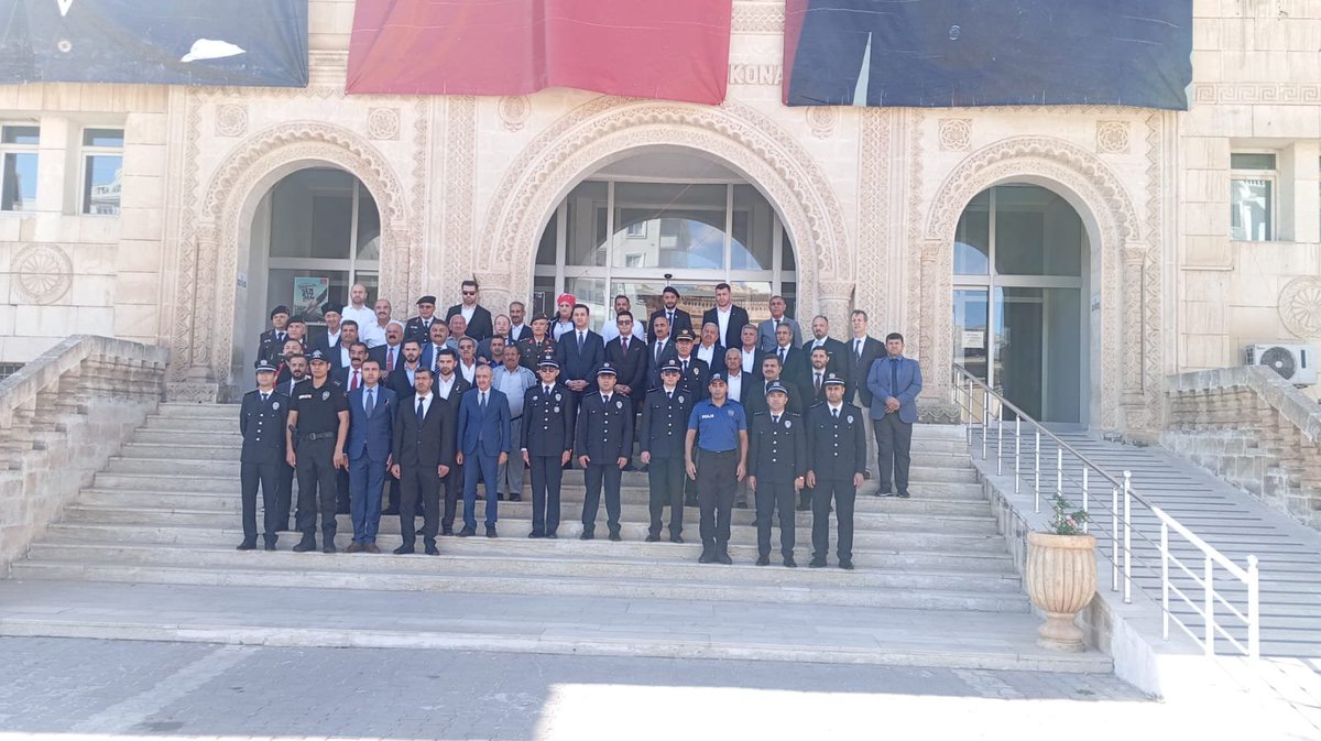 Atillayaris47's tweet photo. 19 Eylül Gaziler Günü Anma Programı

19 Eylül Gaziler Günü dolayısıyla Hükümet Konağı önünde düzenlenen çelenk sunma ve anma programına; Kaymakamımız Sayın Mehmet Kaya, Belediye Başkan Yardımcımız Sayın Rıdvan Akyol, kıymetli gazilerimiz ve kurum amirlerimizle birlikte katılım sağladık.

Vatanımızın bağımsızlığı ve milletimizin huzuru için fedakârlık gösteren tüm gazilerimizi minnet ve şükranla anıyor, ebediyete irtihal eden gazilerimize Allah’tan rahmet diliyorum.

19 Eylül Gaziler Günü kutlu olsun.

 #AtillaYarış
#AKPartiMidyat
#19EylülGazilerGünü