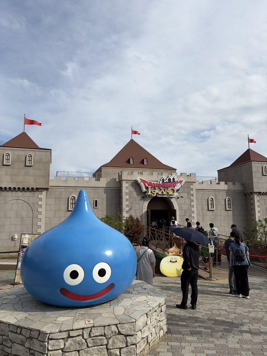 sprintworld1158's tweet photo. 明日の兵庫マスターズを前に、諸用で冒険の旅に出ていた私は限りなくHPが0に近づきました。宿屋で休んで明日残った力を振り絞ります🏃‍♂️
#ニジゲンノモリ　#ドラゴンクエスト
#DQ_ISLAND  #淡路島 https://t.co/5wMBgd73Ik