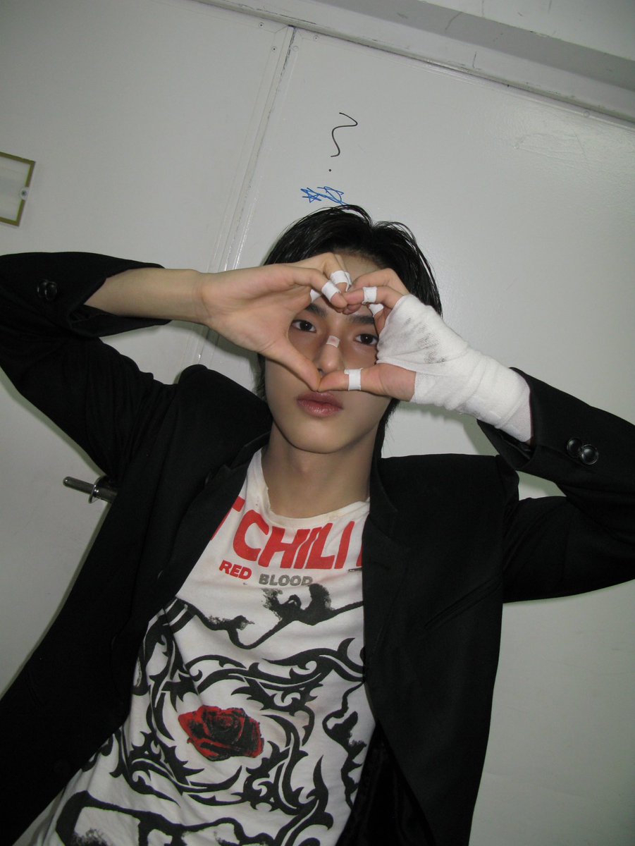 escapefromjj tweet picture