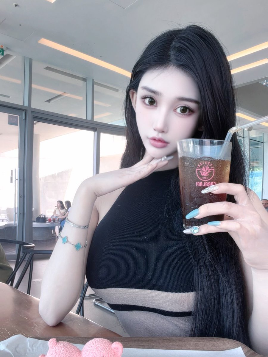 JerriScrim's tweet photo. 亲，下午茶来么？赏心悦目呢～ https://t.co/r0UtxRBt3R