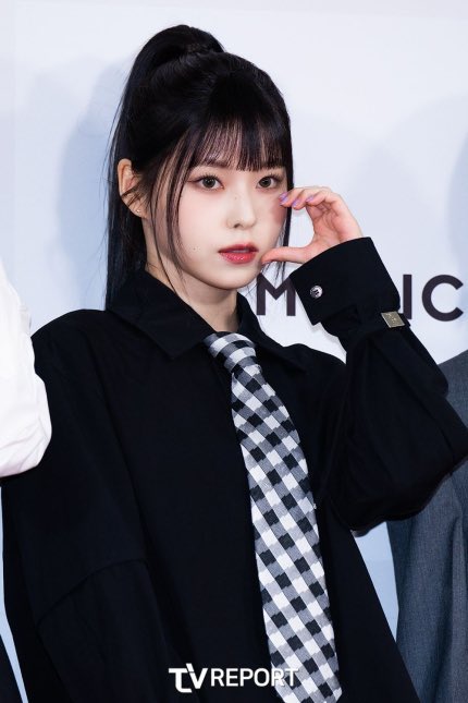 anung_56's tweet photo. 3년전 tma 그리고 오늘…. https://t.co/2m8ytvcyvu
