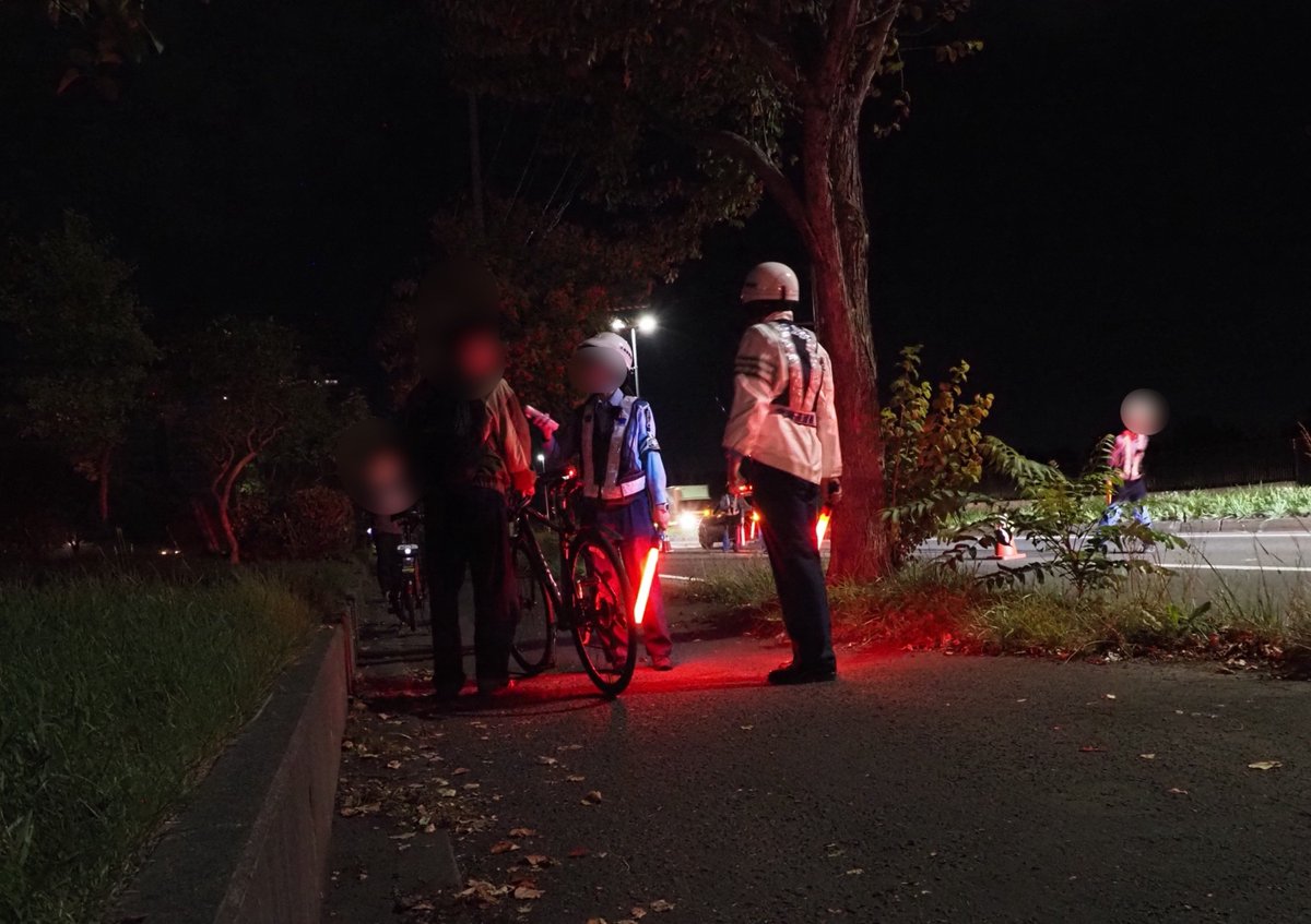 mst_hide's tweet photo. 本日未明の市立札幌病院横で行われた飲酒検問では、自転車の飲酒運転で2件の検挙。そもそも違反だと知らずに、いい気分で検問(横の歩道を走行して)通過しようとしての検挙。啓発活動の重要性を感じますねぇ。 https://t.co/NgR1c9Z6ty