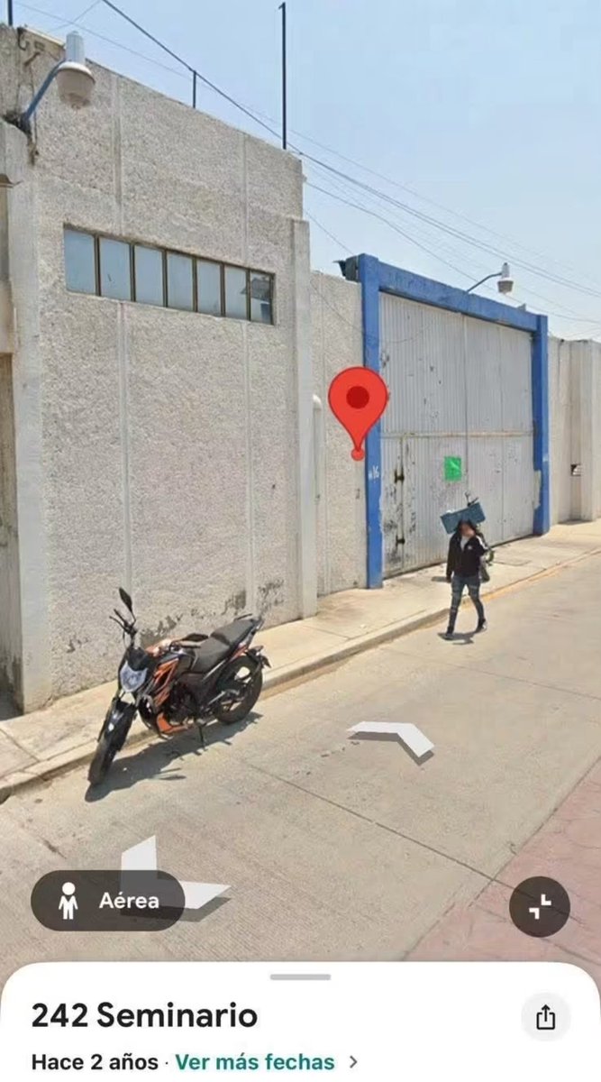 LicAnimalista's tweet photo. URGE intervención de @FiscaliaEdomex  perros abandonados en bodega muriendo de hambre según reportan. Ubicación Calle Seminario #16 col. San Francisco Chiautla, Municipio Chiautla, Edomex @delfinagomeza @CEPANAF  @propaem_sma https://t.co/ZDIzsrAb4f