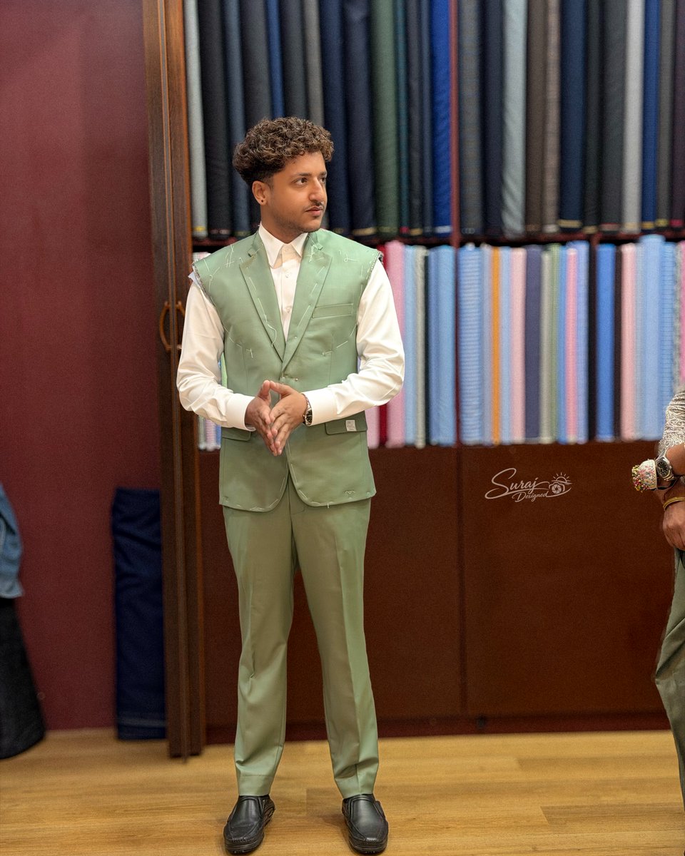 sg_suit's tweet photo. Fitting time 
Every detail matters. The custom suit is taking shape, and the final look is coming soon. 

Wait for the final look… 

#CustomSuit #SuitFitting #BespokeTailoring #MadeToMeasure #TailoringProcess @highlight https://t.co/VF85KpZv7E