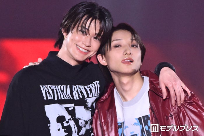 modelpress's tweet photo. 【❤️TGC 2026 A/W❤️】

BUDDiiS小川史記＆高尾楓弥、仲良く頭コツン「バチイケ」「かっこよすぎる」の声
https://t.co/NfYCwhNk1S

#マイナビTGC #TGC @fuminori_ogawa @buddiis https://t.co/quNZPhNL4m
