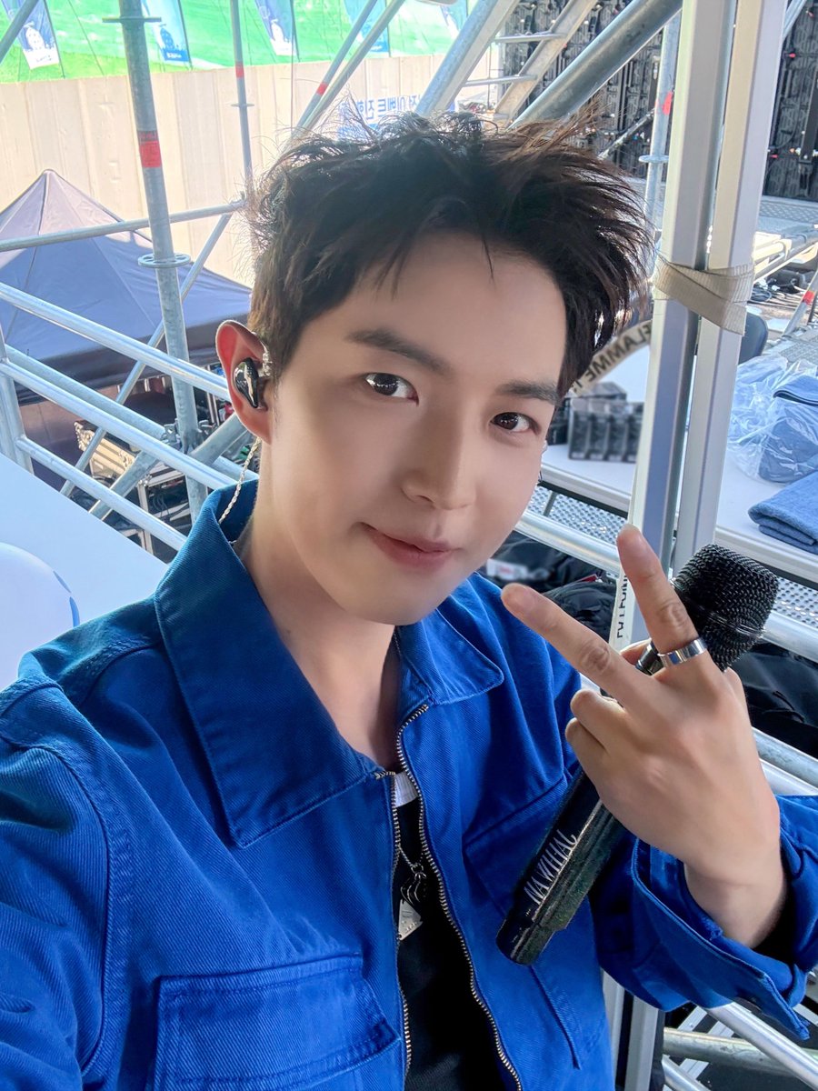 KJH_officialtwt's tweet photo. [📸] 2026.09.19 2026 우리 모모콘

#김재환 #KIMJAEHWAN https://t.co/AOM1qd0ksX