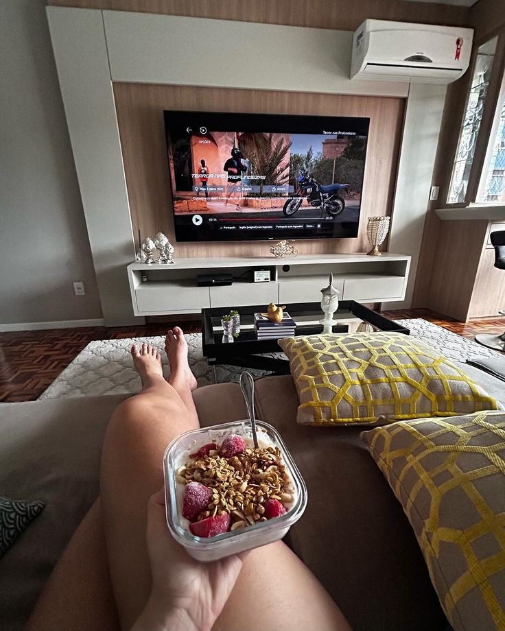 emma_watsonaccc's tweet photo. Who will join me?😎 https://t.co/8T2UpaOna3