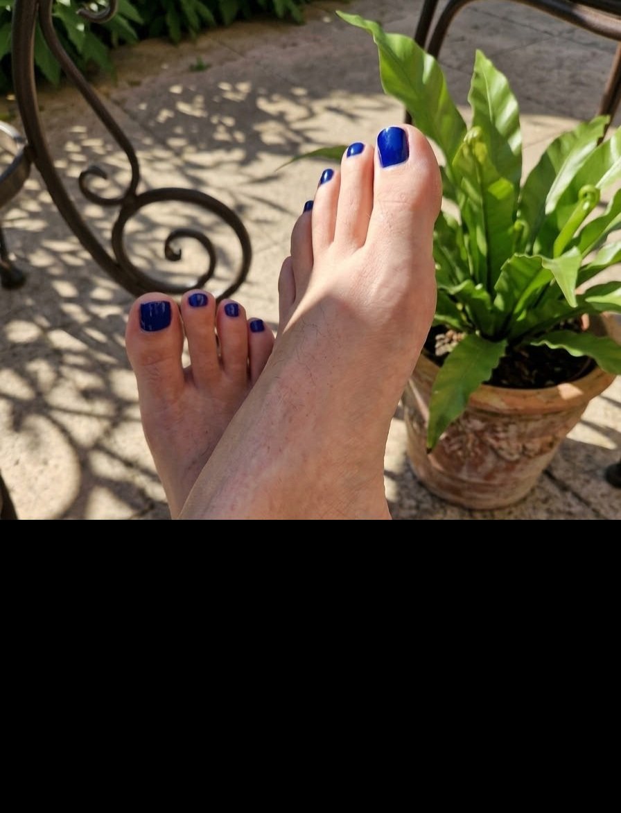 feetharmo1y's tweet photo. Qui veut venir me les masser ?🫦❤️‍🔥
#pieds #feet #feetfetısh #fétiche #sexy https://t.co/K3T4TgbIqy
