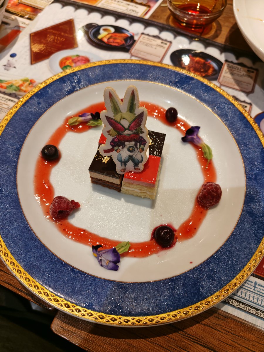 MurcotF's tweet photo. これは友達と行ってきたエオカフェの写真
横浜は初めてだったので楽しかった〜！ https://t.co/fnuN7OTDwR