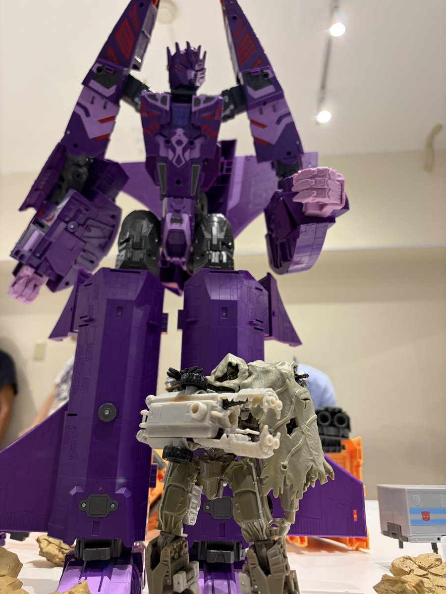 amezist3s5y5's tweet photo. #TF玩具オフ会
#GGGGMEETING
#ギガミー
知らない玩具や塗装の仕方、合体のアイディア、持ってない物の魅力を教えたり布教できて良かったです!
とても楽しいオフ会ありがとうございました‼︎ https://t.co/RJJBxQ7S5u