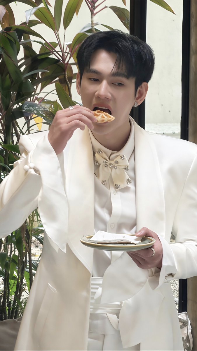 joeyLbaby's tweet photo. 好吃吗？🐷

@pavelphoom 
#pavelphoom https://t.co/umhQhELosf