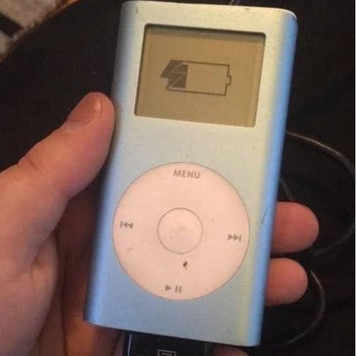 AnnaMusicby's tweet photo. Who remembers listen to music one of these? #musicfacts #musicfun #musiclife #musictrivianight https://t.co/LgPXmniWYo