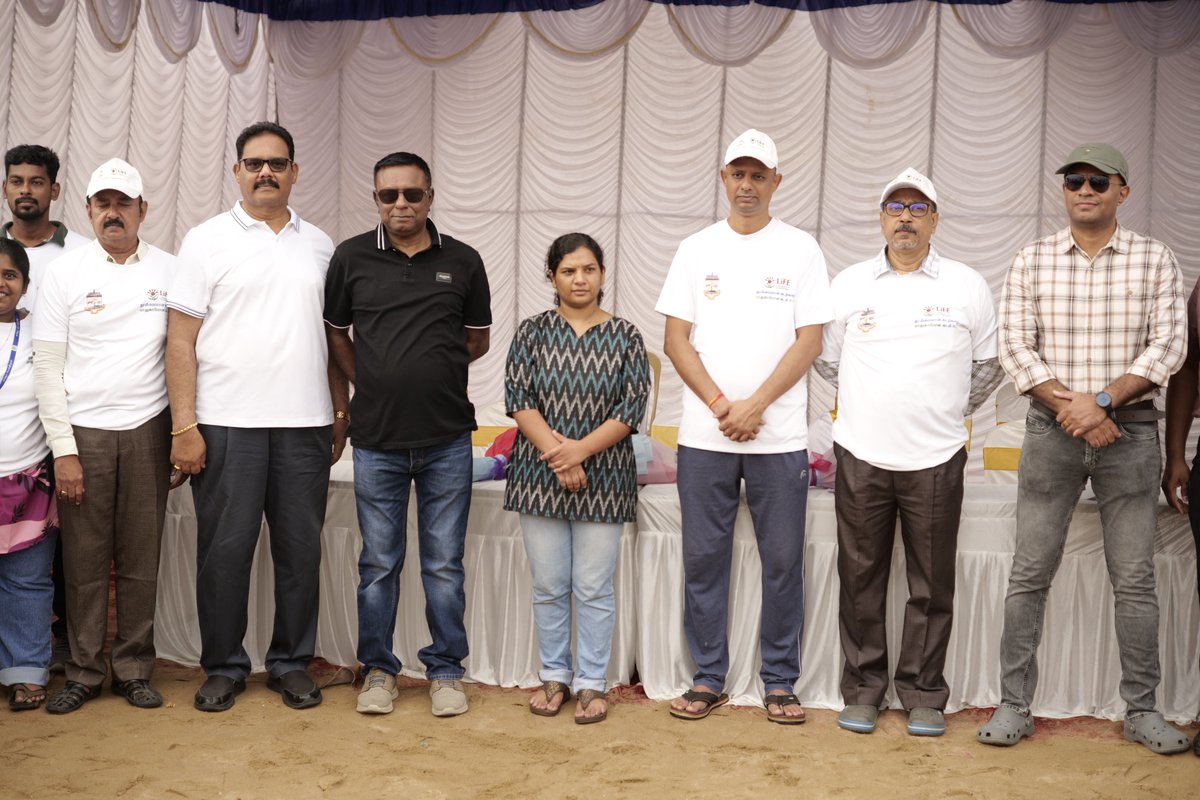 SumeetElko's tweet photo. Cleaner shores start with collective action.

On #WorldCoastalCleanupDay, GCC, Urbaser Sumeet, RDC, sanitation workers, officials, students, Jerusalem College volunteers, Rotary Club volunteers came together for a beach cleanup at Pallavaram Beach.
@chennaicorp https://t.co/lJI7VWZIF1