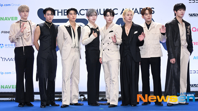 kchartsmaster's tweet photo. ATEEZ at the 2026 The Fact Music Awards red carpet. https://t.co/rKppsJ5ZzS