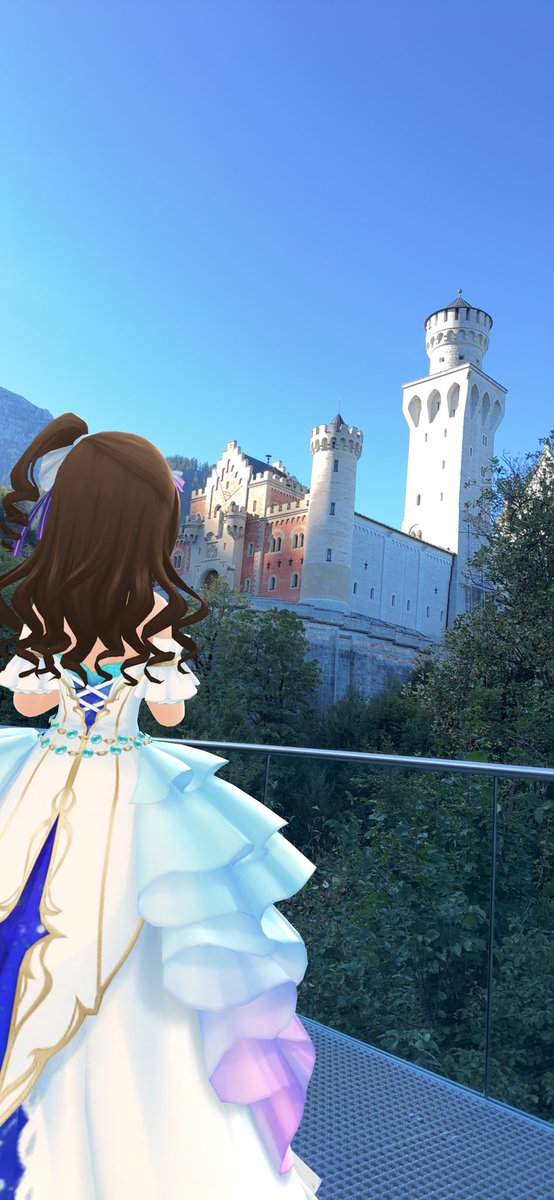 kura_167's tweet photo. 1日遅れですが、シンデレラ城のモデルこと、ノイシュバンシュタイン城にて

#CG総選挙アートコンテスト https://t.co/UdVRaHdSo4