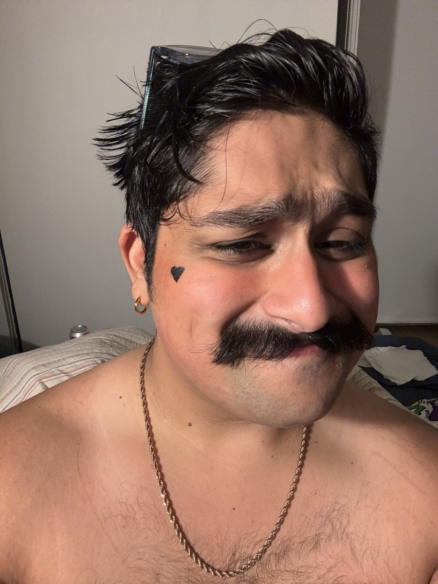 ExistentialHoe_'s tweet photo. Tell me I’m pretty please or I’ll cease to exist https://t.co/lshOHLpMNS
