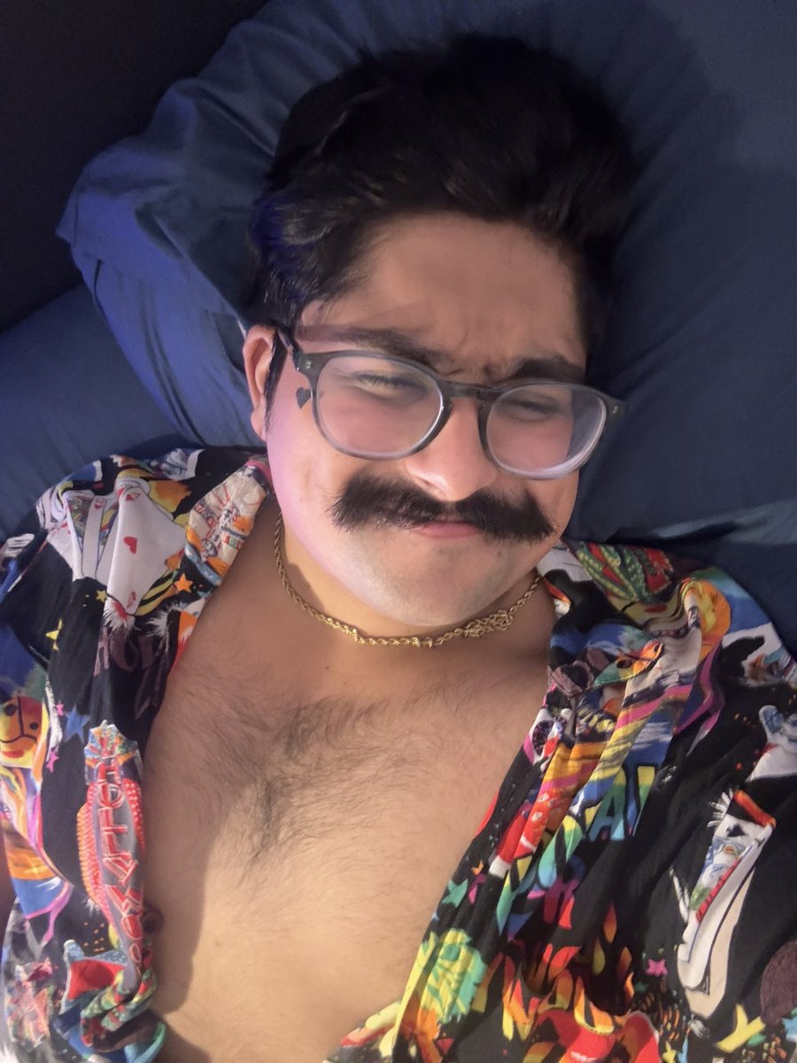 ExistentialHoe_'s tweet photo. Tell me I’m pretty please or I’ll cease to exist https://t.co/lshOHLpMNS
