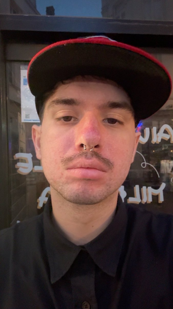 antisafk's tweet photo. wot u say mate https://t.co/YqJzlBI6yB