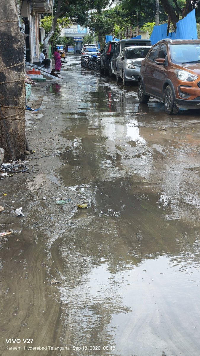 ReporterKareem's tweet photo. @CMC_Offcl @DC_Alwyncolony @Comm_HYDRAA @MC_Cyberabad @GummallaSrijana @TelanganaCS @ZC_Kukatpally1 రోడ్డు పూర్తిగా డ్యామేజ్ అవుతుంది. ప్రజా ధనం దుర్వినియోగం అవుతున్న మీ అధికారులు స్పందించడం లేదు. https://t.co/KTDyr53wDJ