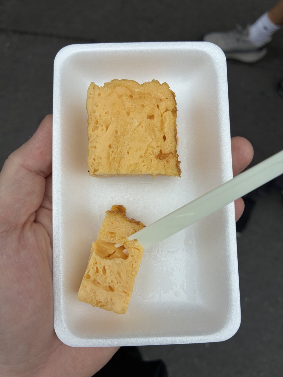 tarosan2457's tweet photo. 築地でごはん食べて、神保町のジャンショ行ってガチャして、秋葉原で死ぬほどフィギュアとカード見て、上野でホルモン食った。
センスのない写真しかない。 https://t.co/GKF7MKHTU6