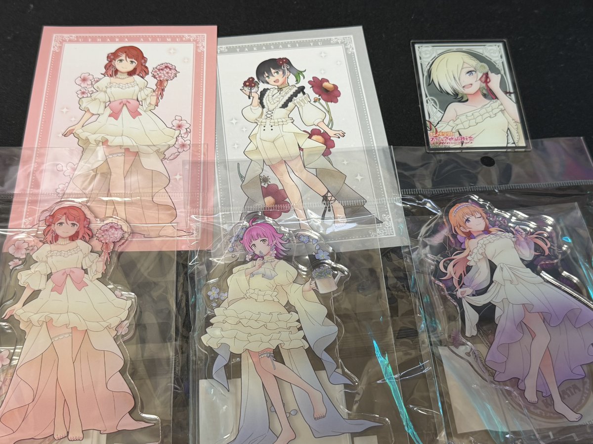 AkitoR2's tweet photo. 花の女神たちPOP UP
アクリルカード1点ガチャはミアちゃん！
ポストカードはゆうぽむ https://t.co/XaLmzqBYFe