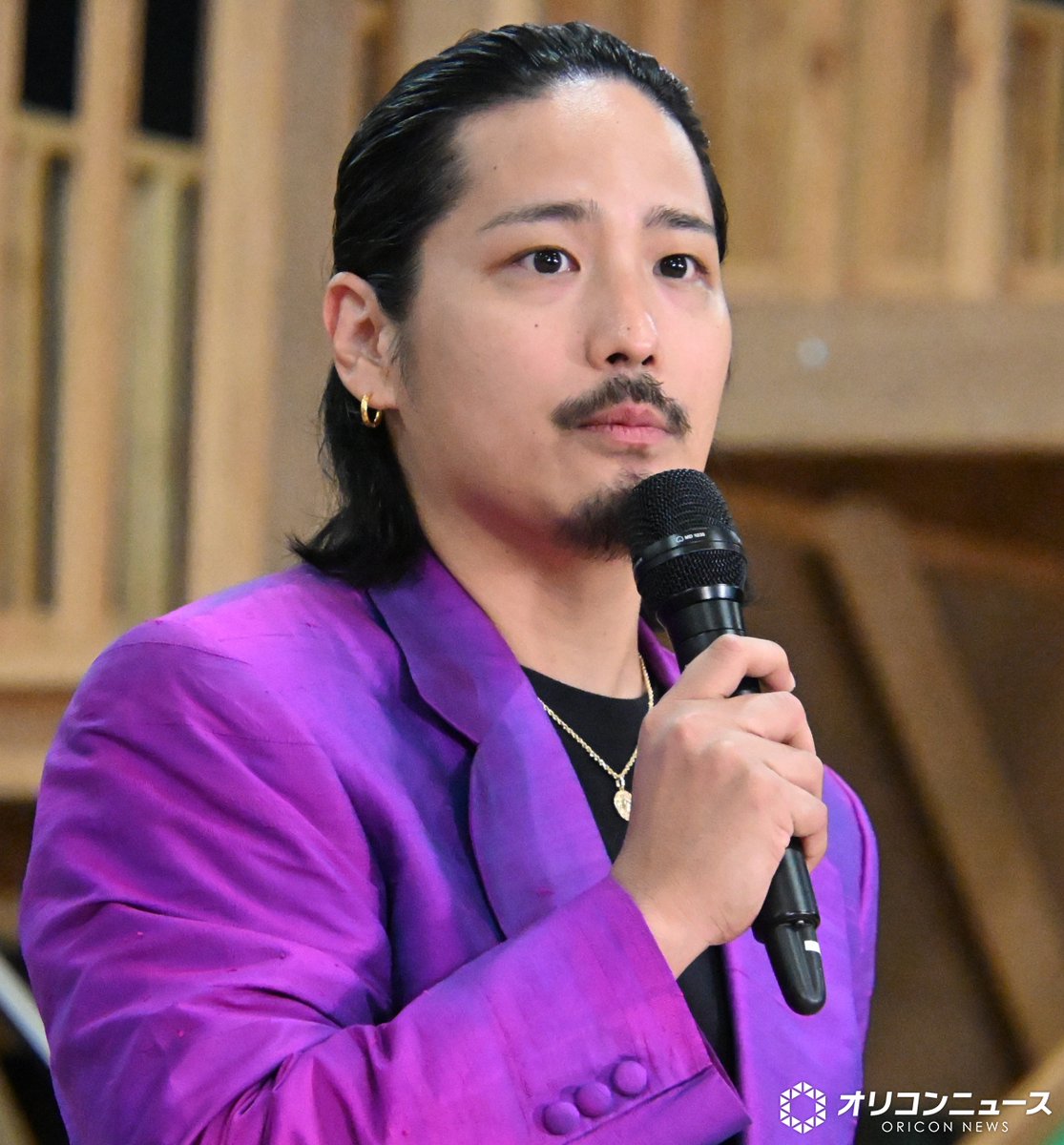 oricon's tweet photo. WEST.桐山照史
『ミス・サイゴン』けいこは新鮮🌟
「全てが初めて」
https://t.co/NulQ06rBwD

ミュージカル『ミス・サイゴン』
けいこ場公開＆取材会開催🎪

#ミス・サイゴン @Miss_Saigon_JPN https://t.co/3Z4zhVCH1l