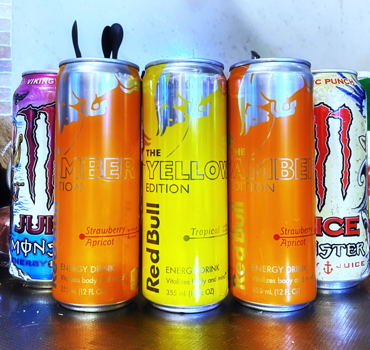 Landia_Dragon's tweet photo. 海外モノ第二弾!!
#RedBull #レッドブル #AMBEREDITION #YELLOWEDITION #エナジードリンクライフ https://t.co/87VGlXGOqF