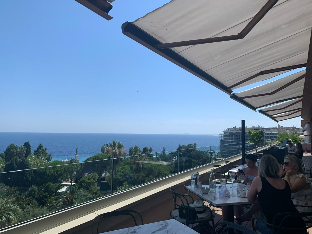 SimbaAIWeb3's tweet photo. 勇敢是最稀缺的品质。不管最终是否能赢过这个系统，光是伸出手去扼住命运的喉咙这一点，就已经胜过世界上的大多数人。 https://t.co/Nfdr28LnEJ