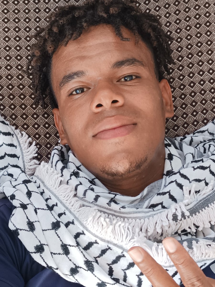 SALEHIDRES2004's tweet photo. I am a Black Palestinian ✊
We are not terrorists.
We are forgotten, starving, and displaced 💔
All we ask for is dignity, freedom, and life.🍉🇵🇸🕊️ https://t.co/ADMducrk2k https://t.co/gMaFGRHqh6