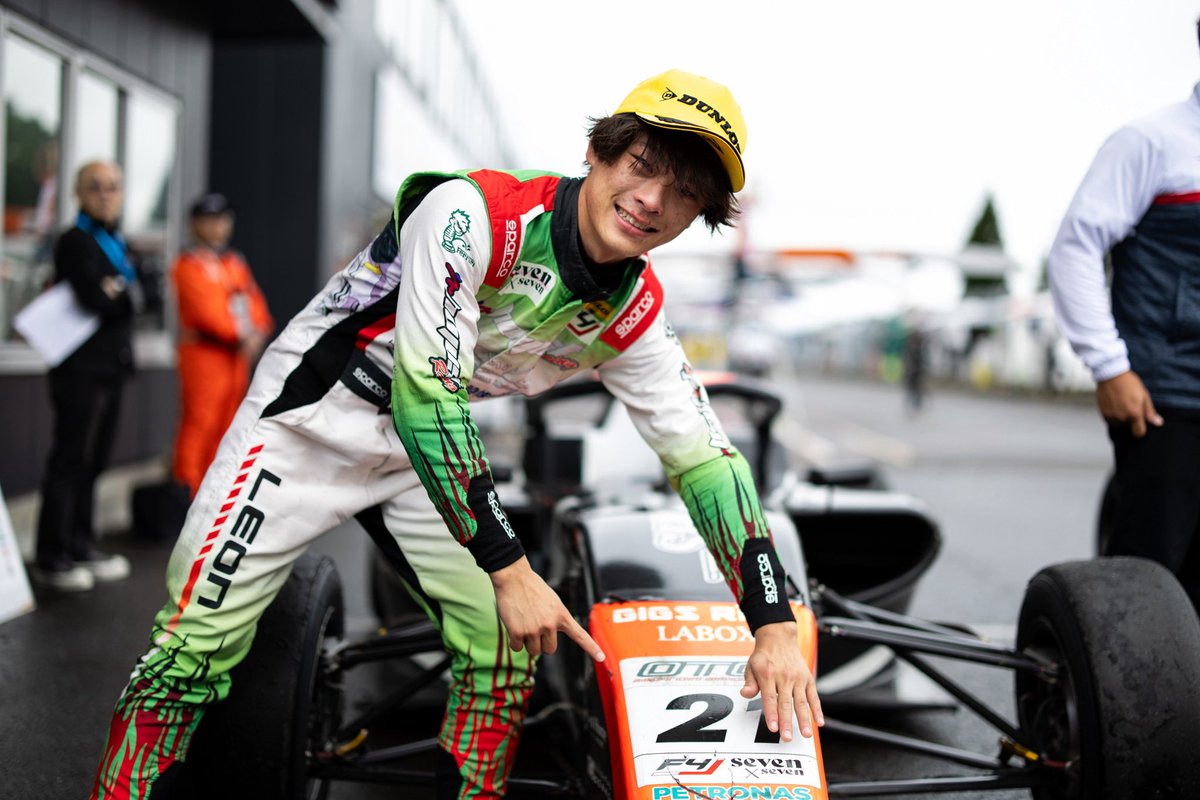 Leon_Ochiai's tweet photo. FIA-F4 JP 第9戦 菅生大会

第9戦 2位

スポンサー様、チーム、両親、関わってくださっている全ての皆様、本当にありがとうございます。
2位と言う結果は嬉しいですが、満足はしていません！
第10戦も気を引き締めて頑張ります🔥

#Hojust
#福興建設株式会社
#SERNES株式会社
#Lambostyle
#F4jp
#FIAF4 https://t.co/fQZL1FQPFn