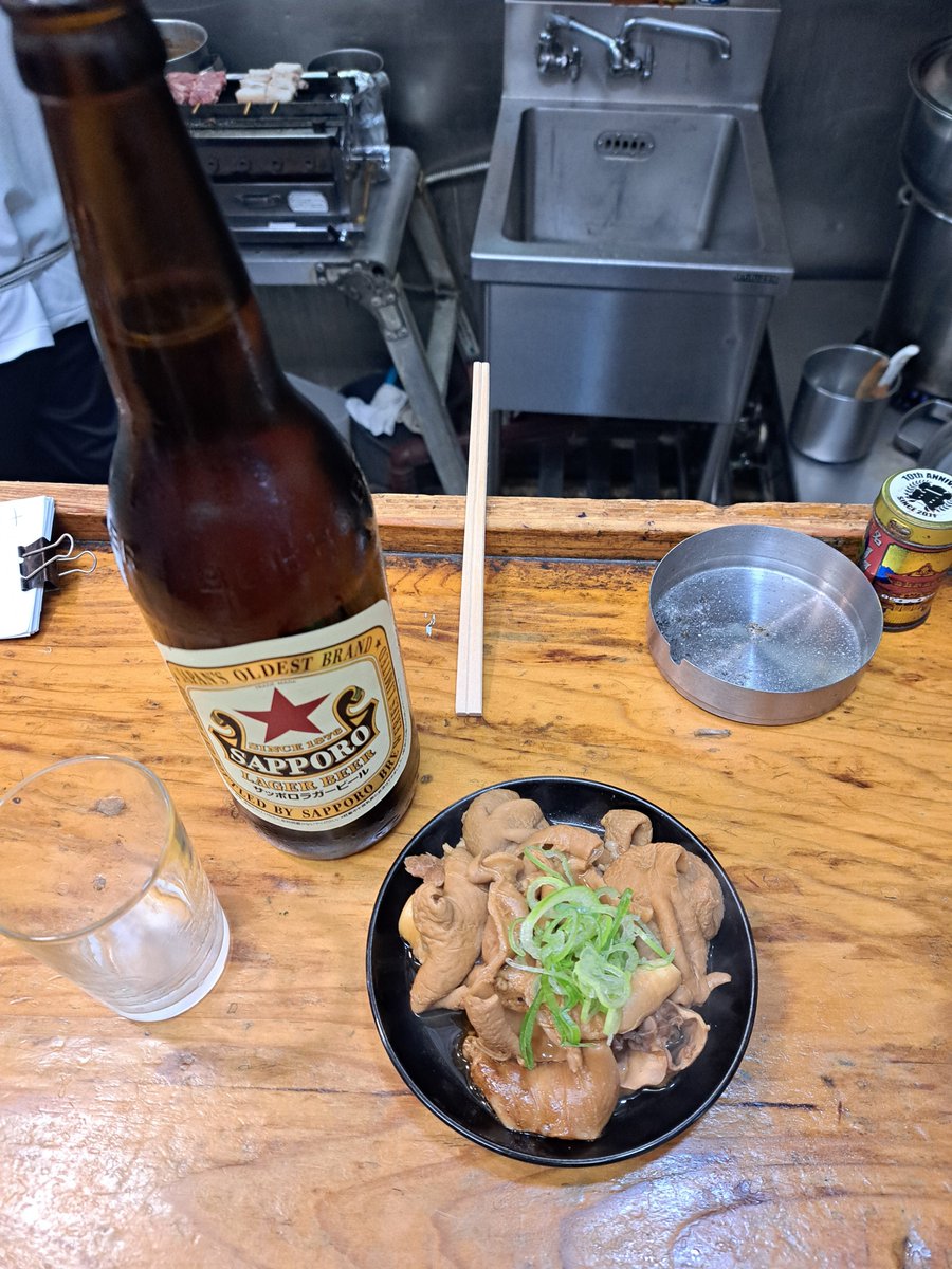 SwordOfTheLake's tweet photo. そして映画観てからは日高屋で遅い昼食を採ってから成田駅近くで呑んできた。久しぶりの煮込みとアブラ、アカボシ633、旨かったなぁ！ https://t.co/F4ZaHSnGlc