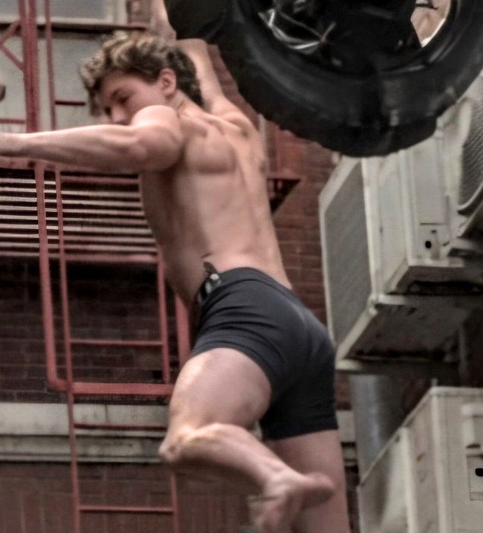 TomHolland4K's tweet photo. GETTING READY                   TO MAKE HISTORY https://t.co/Zh330jDVBb