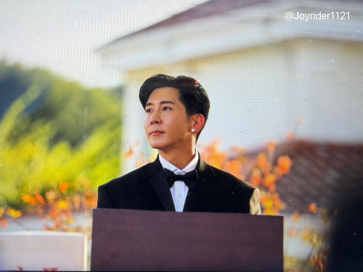 JoyRider1121's tweet photo. 260919 태봉산 숲속 가을음악회 프리뷰

#브라이언 #Brian #플라이투더스카이 #Flytothesky https://t.co/9kcu8q7bRk