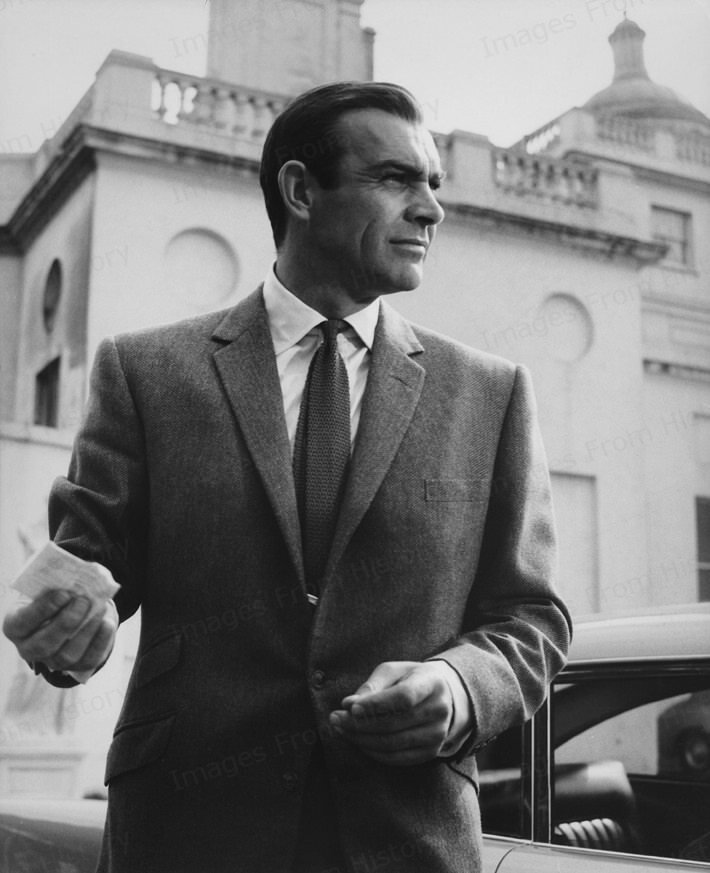 SeanConneryAr's tweet photo. #SeanConnery &amp; @astonmartin
#Goldfinger 1964
007 #JamesBond ⚪️⚪️⚪️🔴 https://t.co/WuxDUP8DkW