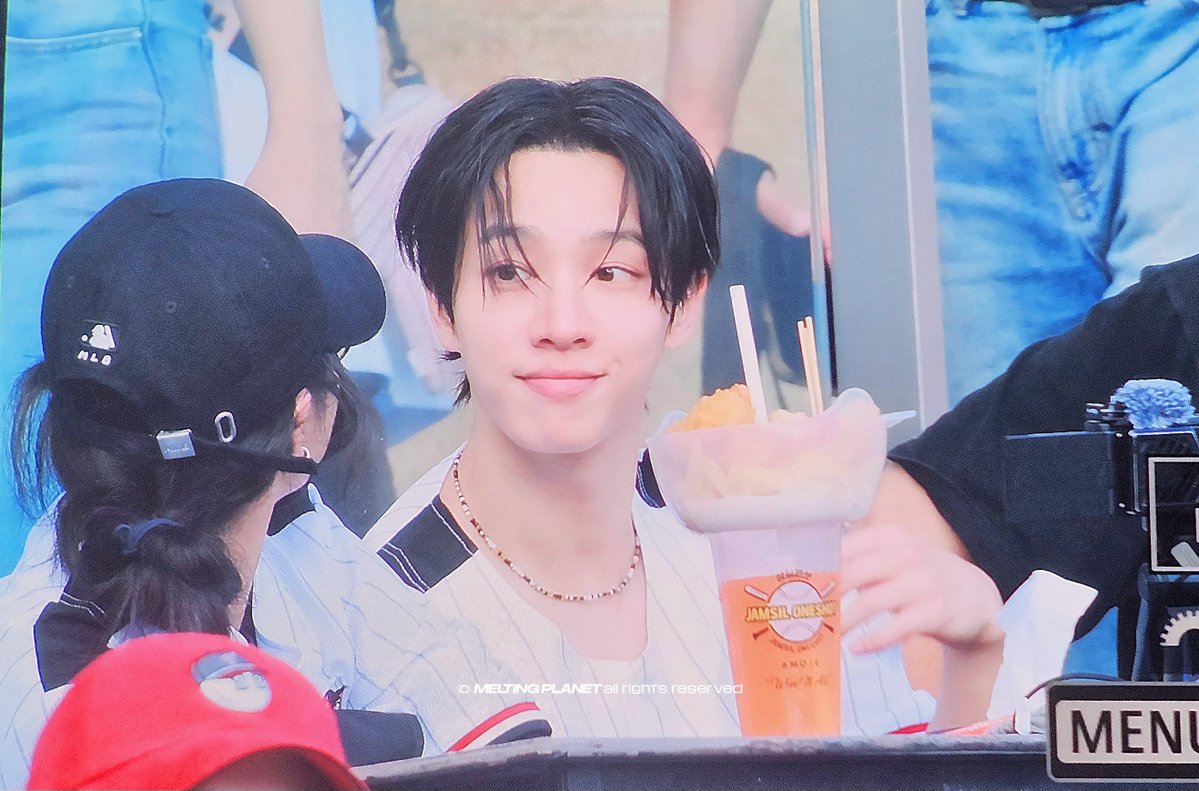 melting_planet's tweet photo. 260919 ☺️☺️

#이기광 #LEEGIKWANG #하이라이트 #HIGHLIGHT @900_330 https://t.co/fbb9SmP2xy