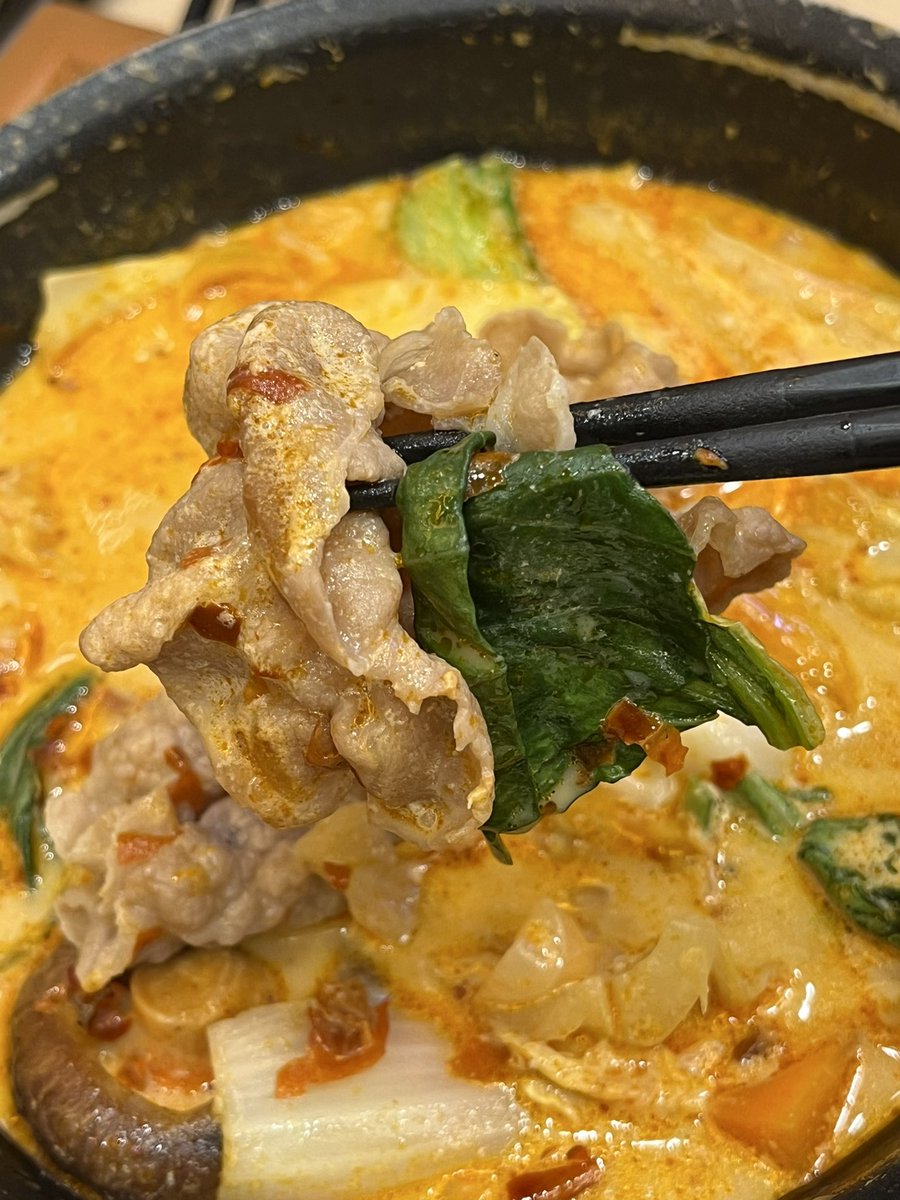 jelloeye_'s tweet photo. ได้ไปลองทาน Katsuya (คัตสึยะ) แล้ว
🥘ทานเป็นเซ็ทหม่าล่านมสดหมู-คัตสึ กับชุดมันกุ้งลาวาไข่ข้น-คัตสึกุ้ง 🦐 

- ตัวหม่าล่าคือเข้มข้นอร่อยมาก ไม่เผ็ดเลยแต่ผักมันแข็งไปหน่อย 
- ตัวคัตสึกุ้งคือที่สุด ของทอดต้องคัตสึยะจริงๆ 10/10 เลยเมนูนี้
🍄‍🟫แล้วราคาแค่ 200 กว่าบาทแต่อิ่มจนจุกจริงๆนะ😋
