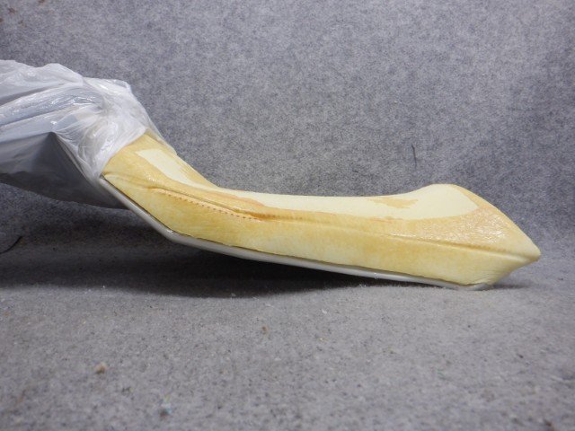 size009's tweet photo. 某Rランドでは「出来ない」と門前払いをくらいましたが、納得がいかず、専門店に直接相談した所、問題なく加工可能だというので、シートのあんこ抜きと内股部分のカット＆低反発＋ゲル加工をして貰いました。
15〜20mm位薄くなったと言う事で早速確認ツーリングへ！
続く https://t.co/S9ADzARoCY