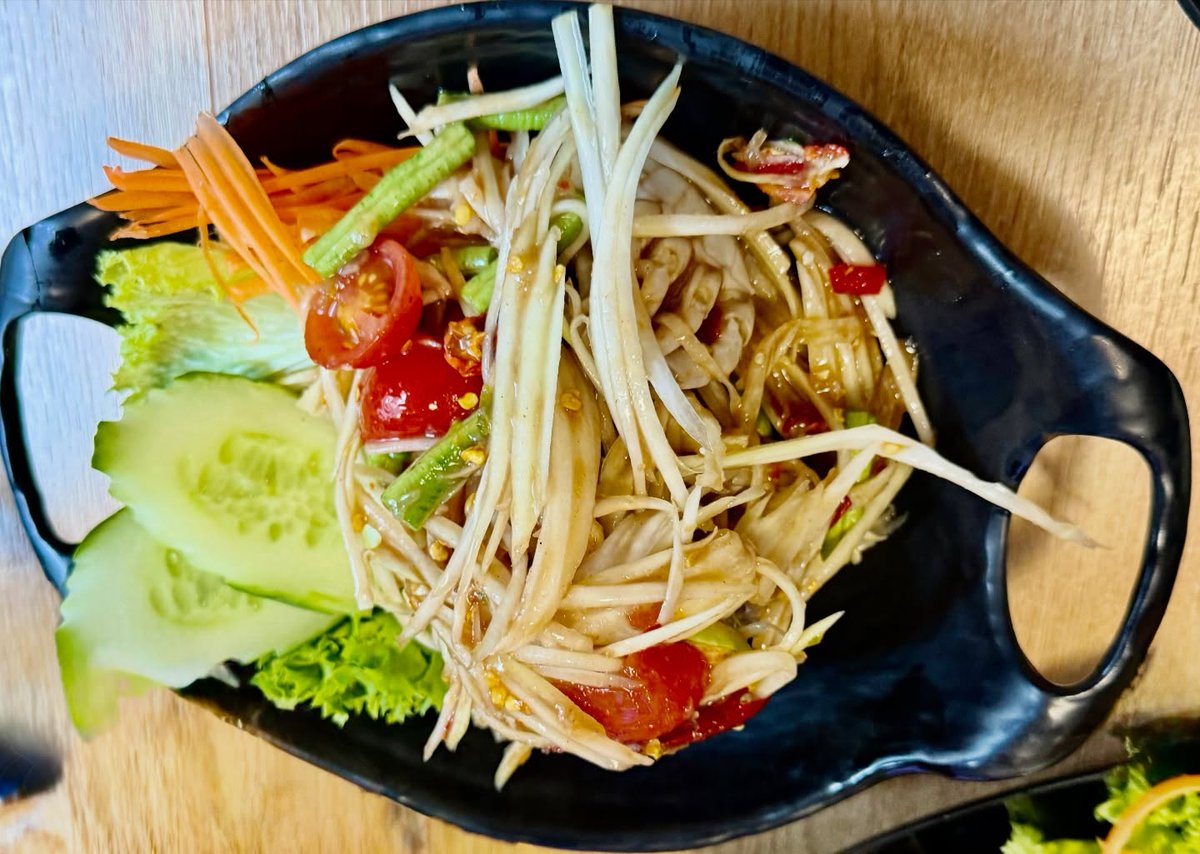 chloethomas3f1o's tweet photo. Papaya salad https://t.co/VzmjT5GhZr