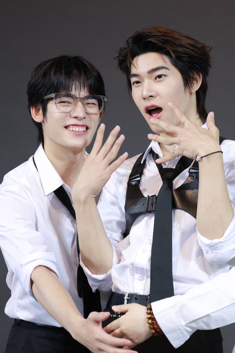 pipteediary_'s tweet photo. in this household we love our versatile switch couple 🙂‍↕️ https://t.co/QjONgz1cMZ