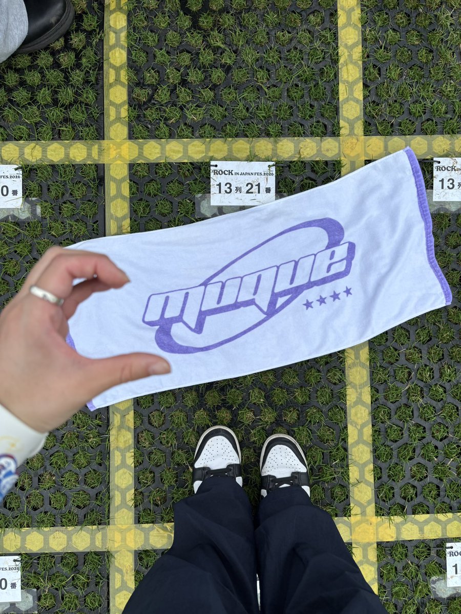 _kaeraseroman's tweet photo. ロッキンめちゃ楽しいけど帰り道はしっかり座って電車で帰りたいから15:30に会場を出てしまった。Chevon、muque、最高のLIVEありがとう🔥👏🏻 https://t.co/C5XVToSgz7